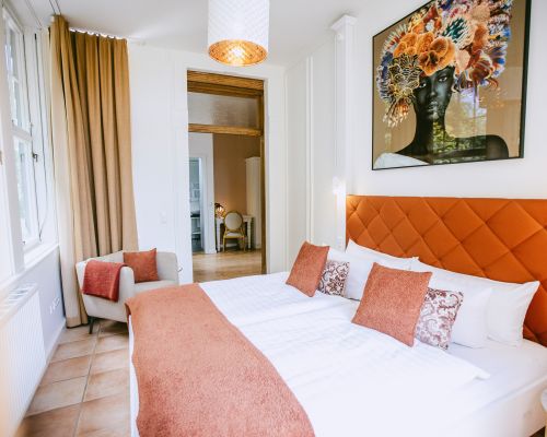Freundlich eingerichtetes Hotelzimmer in Wittenberg Zentrum.